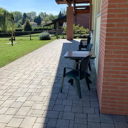 Altana Del Motto Rosso Farmház Gattico